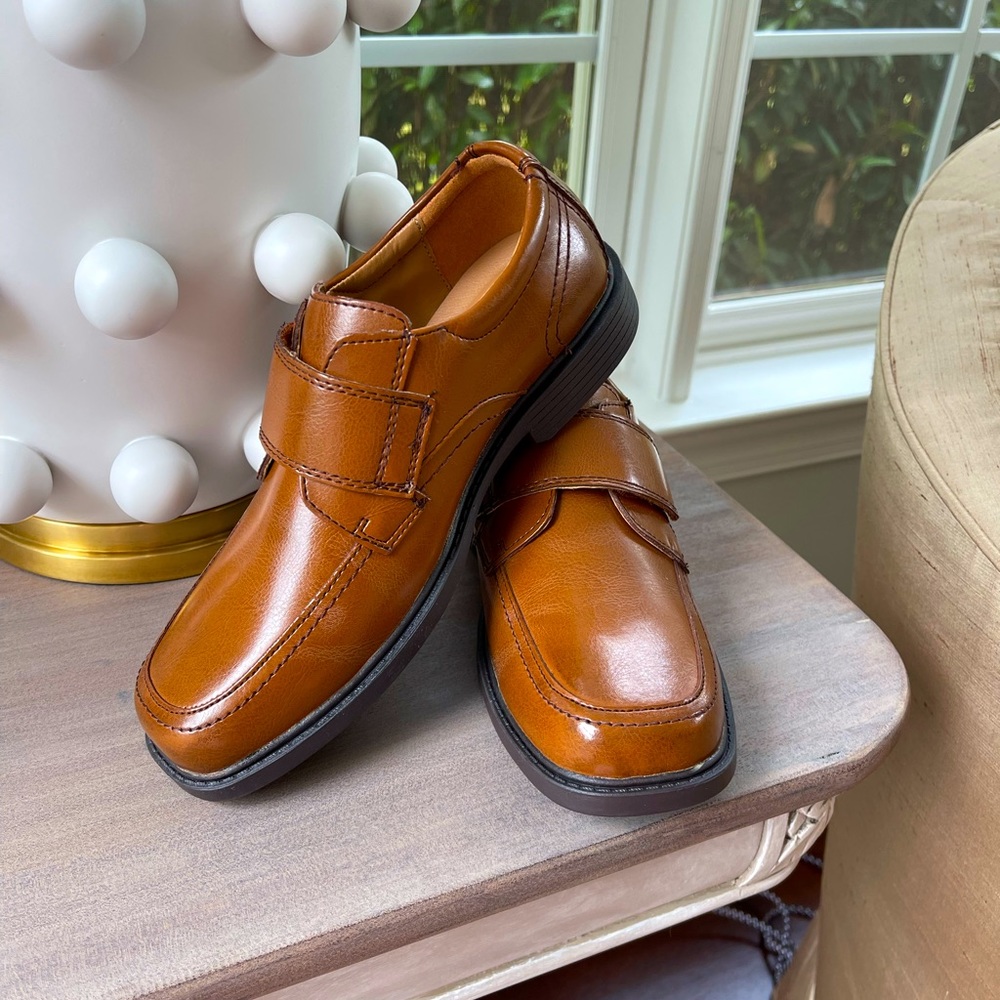 New Florsheim Berwyn Jr. II Boys Strap Cognac Leather Dress Shoe School